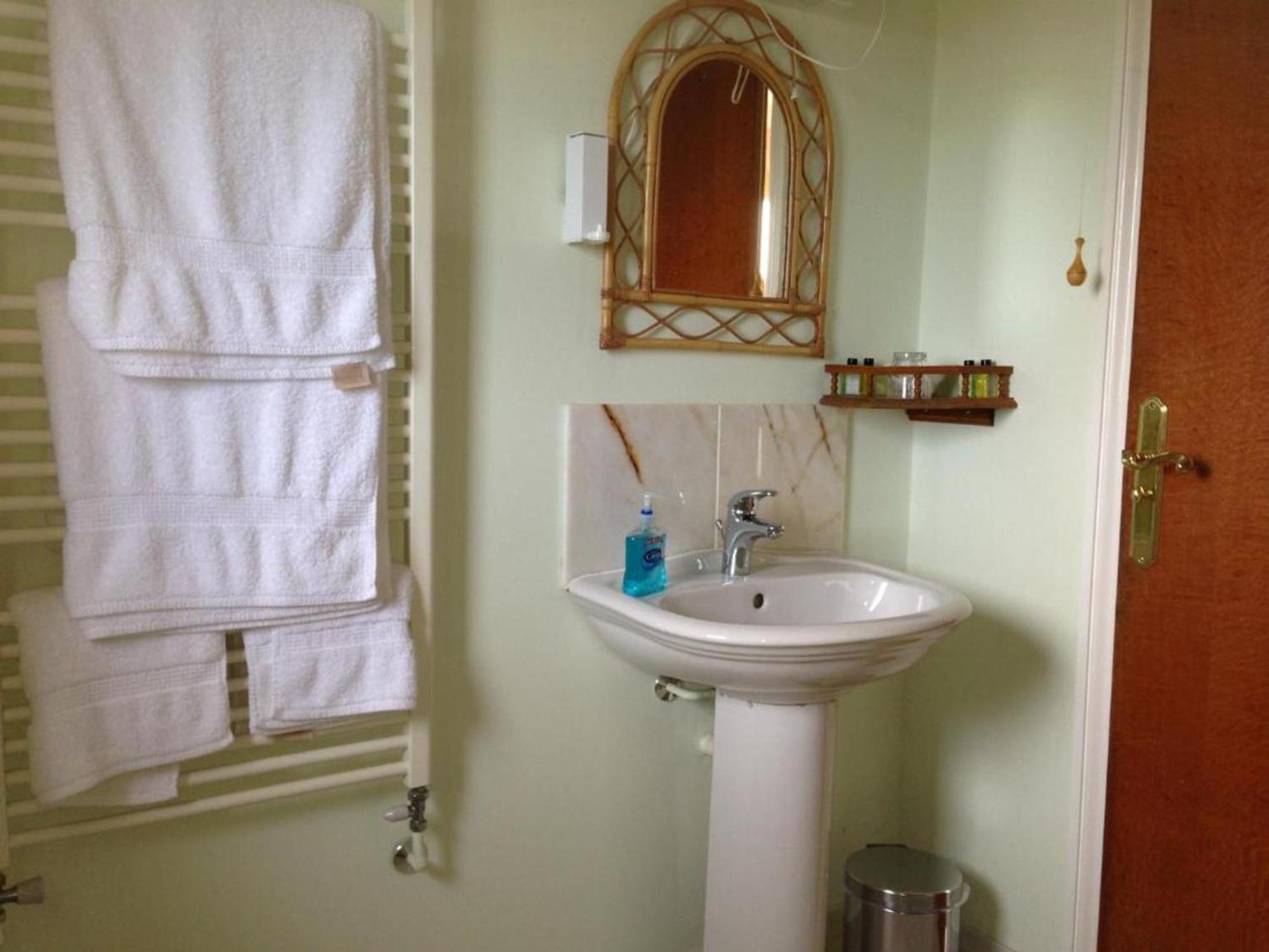 Room In Guest Room - Orchard Manor, Fore Street, Probus Truro Eksteriør billede